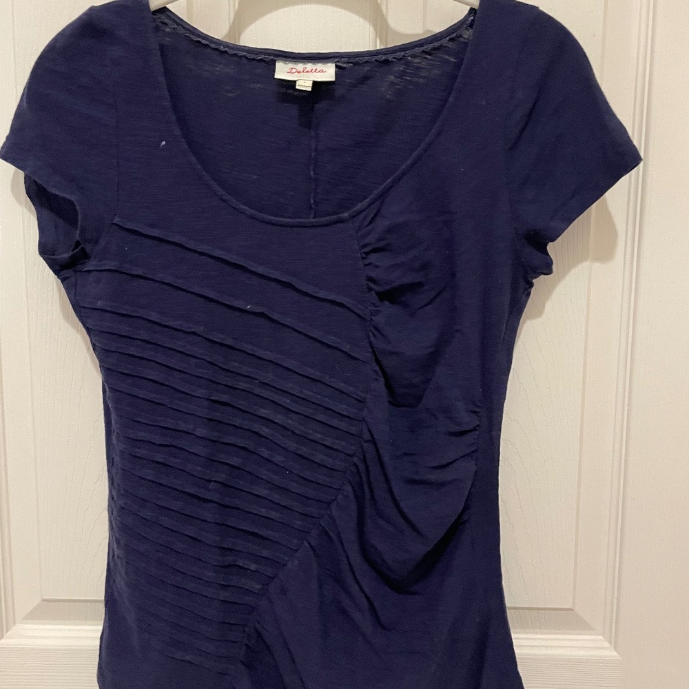 Anthropologie short sleeve light weight knit Navy blue top with ruching - Size S
